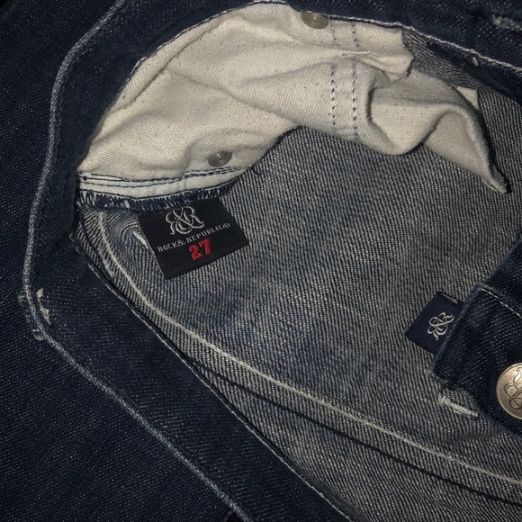 Rock & Republic slightly distressed bootcut Jean - Picture 6 of 6